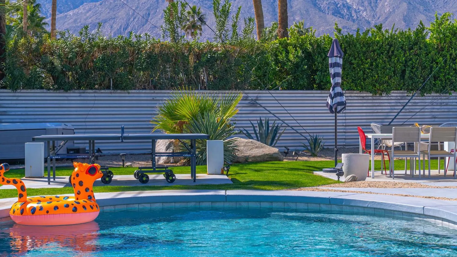 The Portrait House A Mid Century Hangout Palm Springs