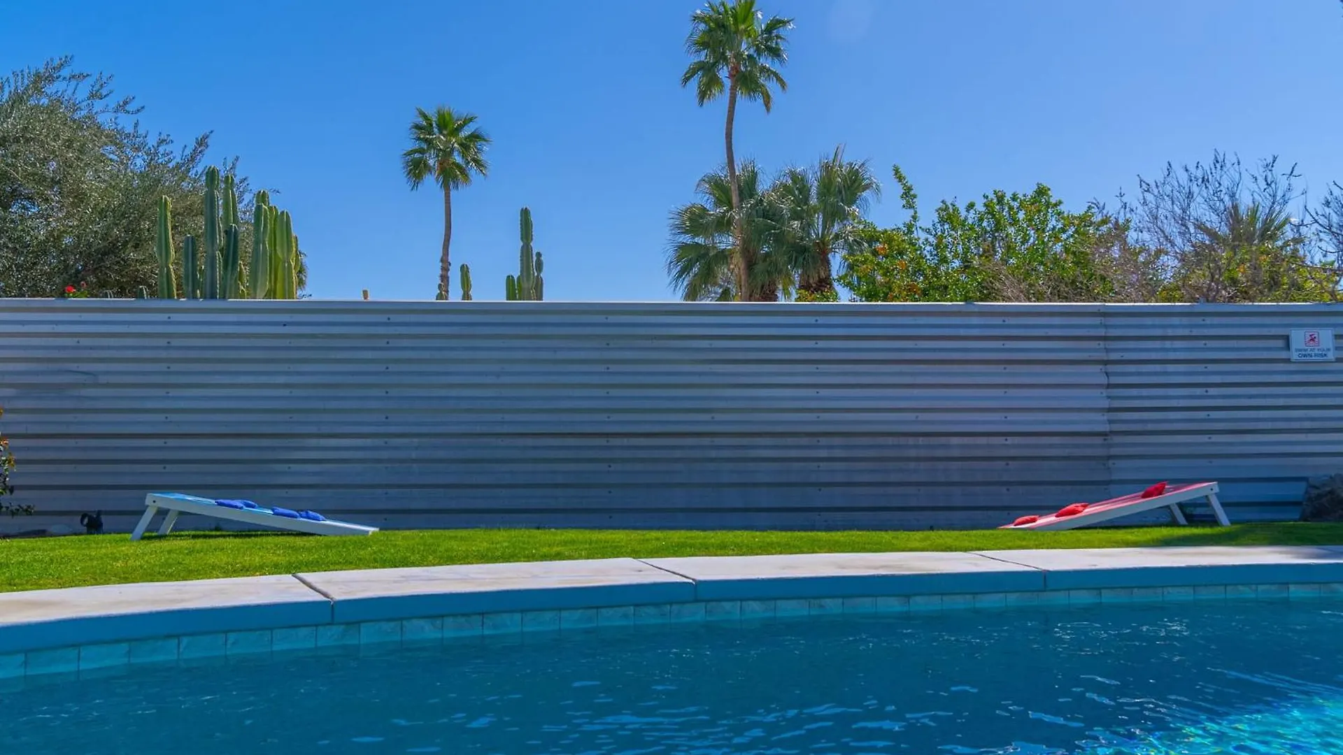 The Portrait House A Mid Century Hangout Palm Springs USA